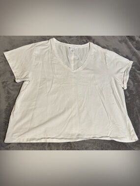 Athleta White V-Neck Performance Tee